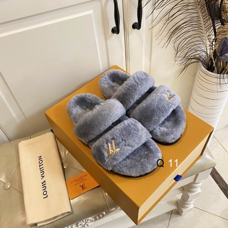 LV Women's Slippers 54